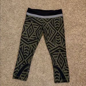 Lululemon cropped leggings
